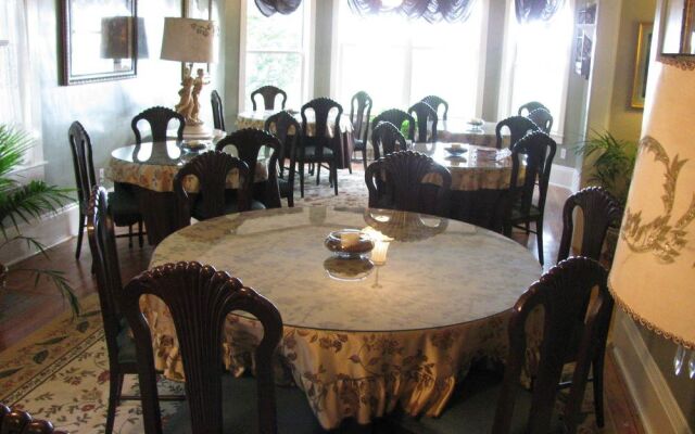 River Lily Inn Bed and Breakfast