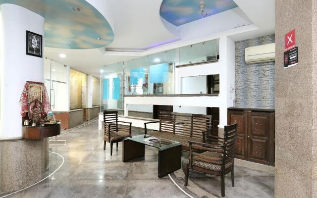 OYO 1496 Hotel Sky 5