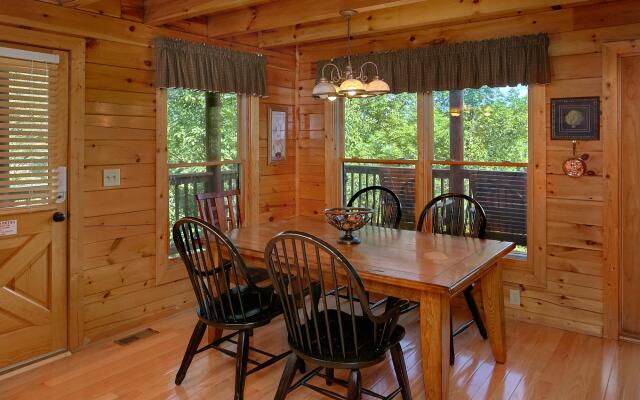 A Mountain View Theater Lodge Holiday home