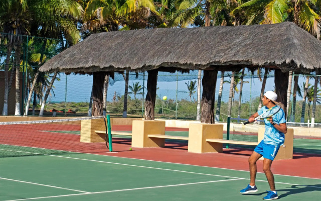 Reef Yucatan Hotel and Convention Center All Inclusive