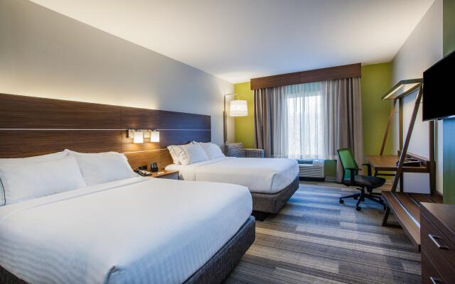 Holiday Inn Express & Suites Lexington Park-California, an IHG Hotel