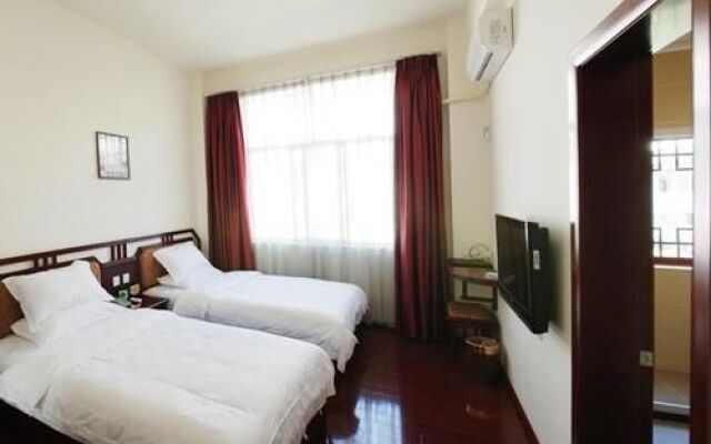 Yifeicui Villa Hotel - Tengchong