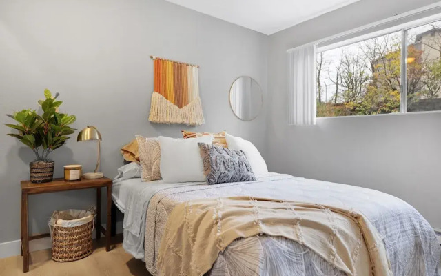 Cute Delightfully Remodeled Spacious Condo 2 Bedroom Condo by RedAwning