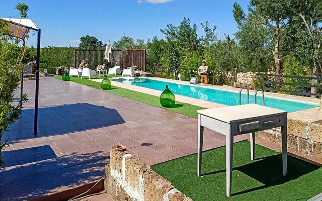 Awesome Home in Acquaviva Delle Fonti With Outdoor Swimming Pool, Wifi and 3 Bedrooms