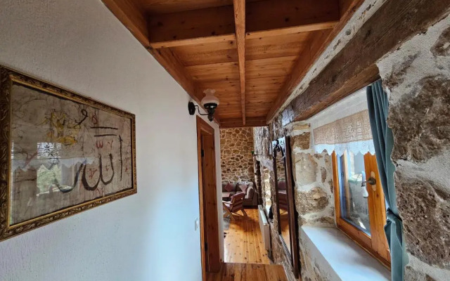Tepeboz Stone House Karaburun