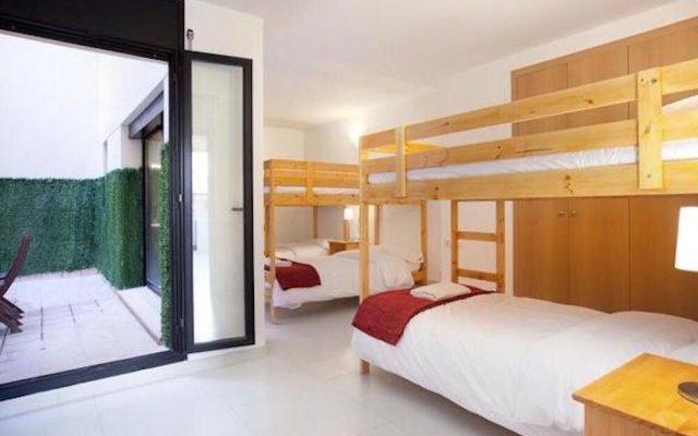 Spacious apartment for families near Park Guell