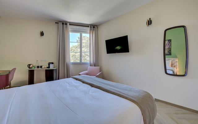 Logis Hotel Le Blason de Provence