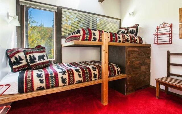 Black Bear Lodge - 5 Bedrooms Home