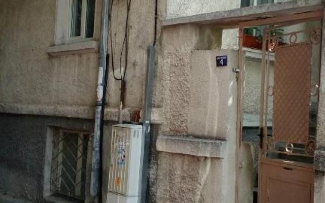 Retro & Friendly Old Town House with a Garden