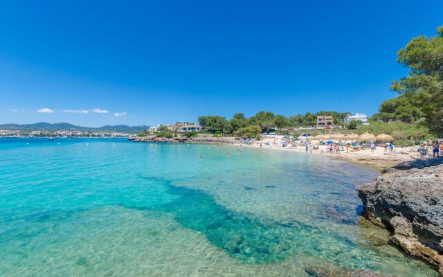 M&M - Apartment with sea views in Portocolom. Free WiFi