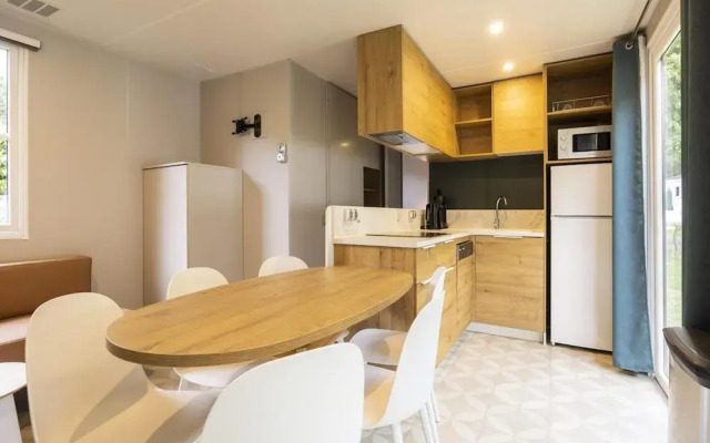 Peaceful Apartment With Pool