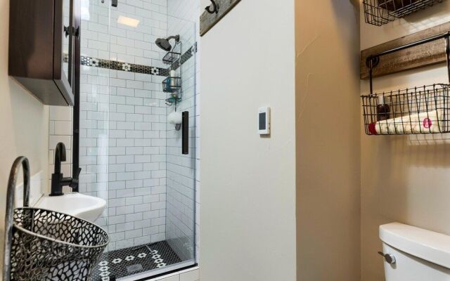 The Chic Guest Retreat in Old Town near CSU!