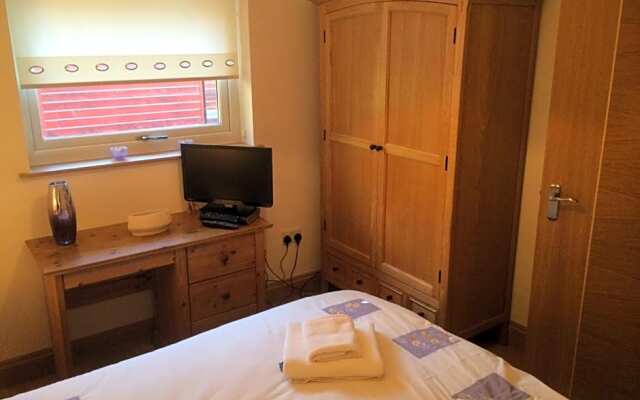 Woodburn Lodge