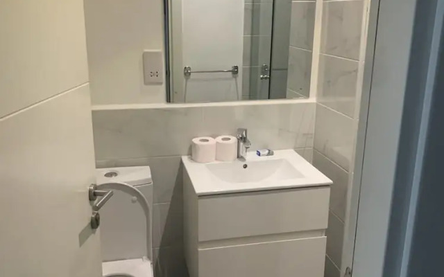 Golden Breeze Suites