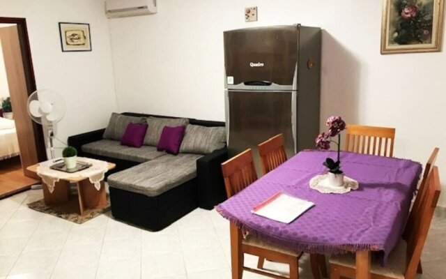 Charming 3-bed Apartment in Vrsi