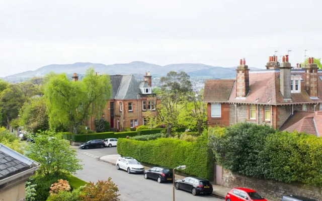 Beautiful & Bright Three Bedroom Home