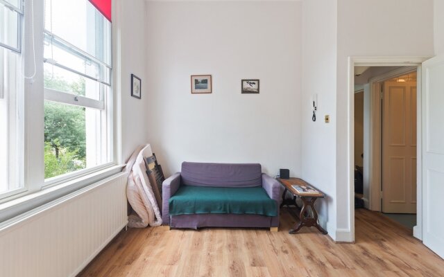 2 Bedroom Apartment in Kensington