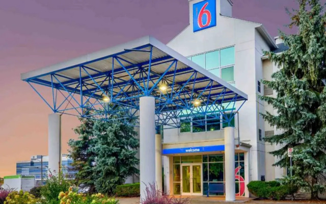 Motel 6 Burlington, ON - Toronto West - Oakville