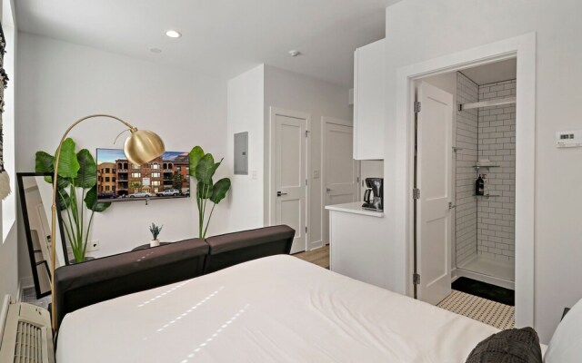 Nice & Comfy Studio Apt in Uptown