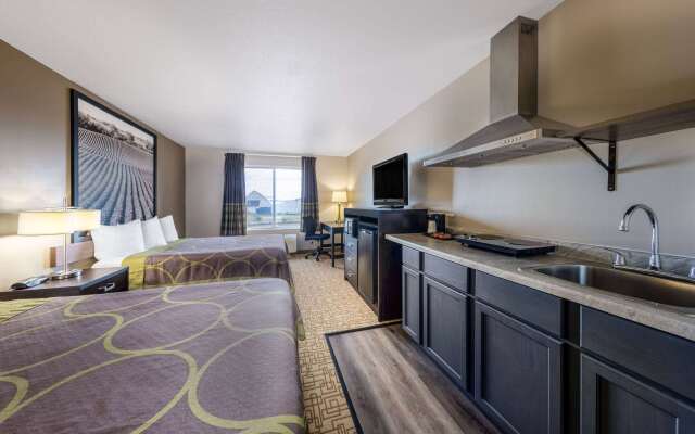 Super 8 by Wyndham Jackson MN