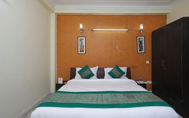 Oyo 11606 Hotel Diplomat Residency