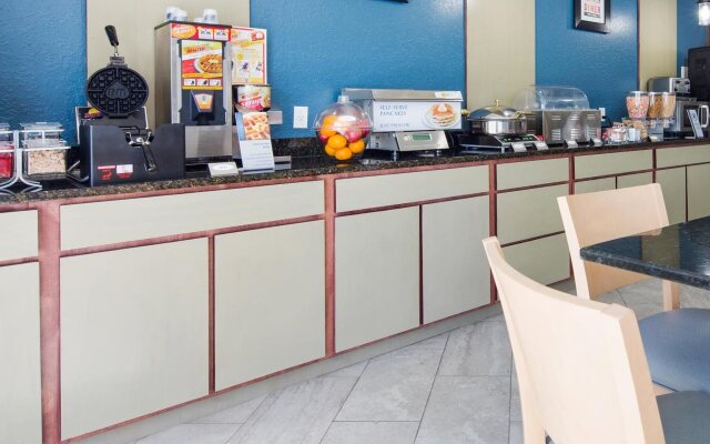 Best Western Waldo Inn and Suites