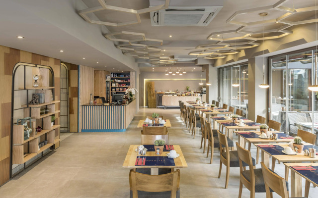 Upsuites Hotel