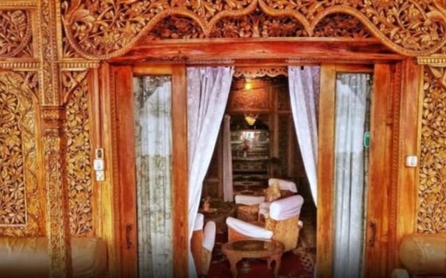 New kolohai Group of Houseboats