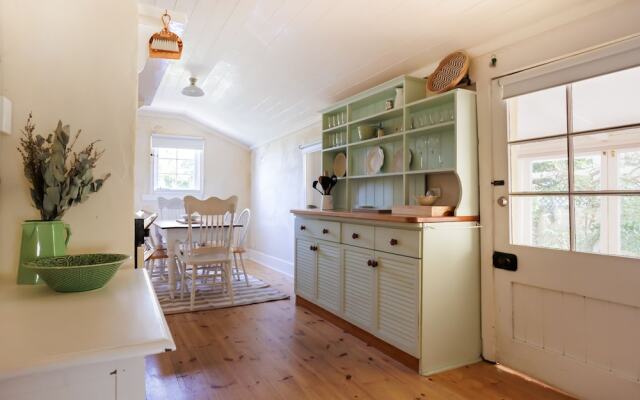 Wollaston House by the BnB Collection