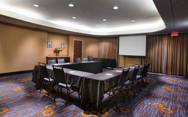 Courtyard by Marriott Fayetteville