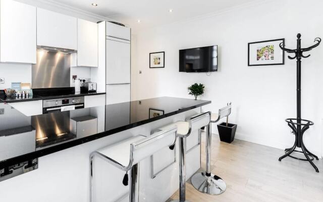 Central London Home by Oxford Street, 6 Guests