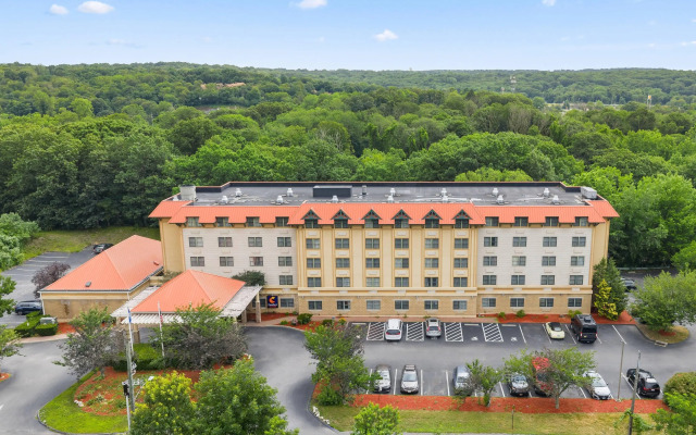 Comfort Suites Near Casinos Norwich-Uncasville CT