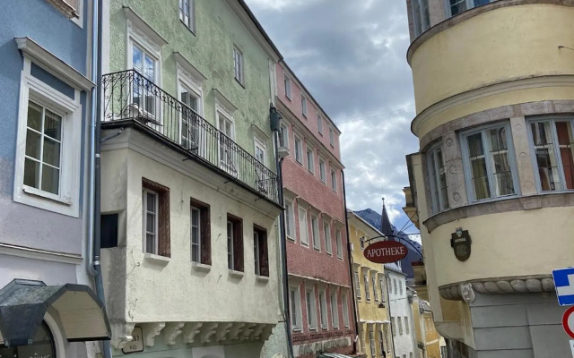 Marktplatz-Residenz - 110 m vom Traunsee, Balkon, Kachelofen, frisch saniert