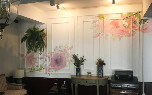 Bloom Boutique Hotel and Cafe