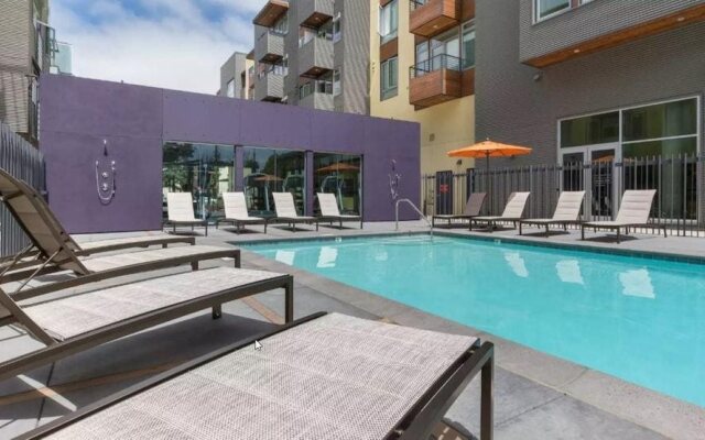 Global Luxury Suites in Emeryville