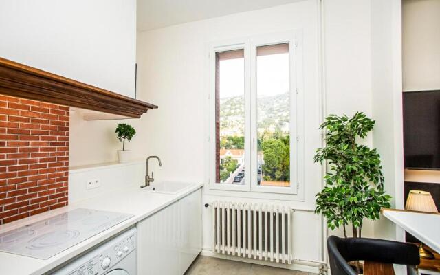 #3 Toulon CENTRE, BALCON, LUMINEUX, STATIONNEMENT FACILE, TOUT CONFORT