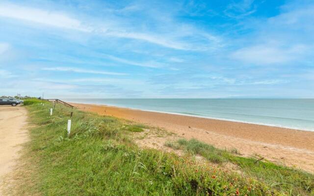 Lovely 2 Bedroom Beachfront Condo