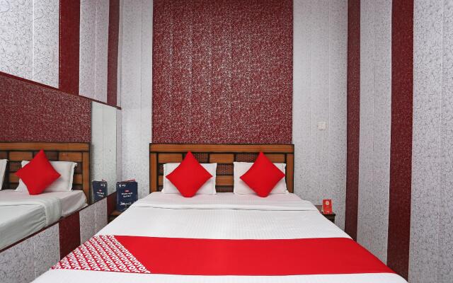 OYO 28442 Hotel Sudhir
