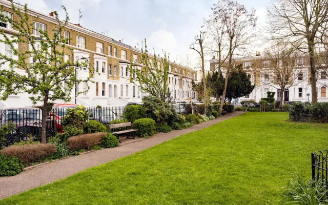 Panoramic Hammersmith Home Near The River Thames