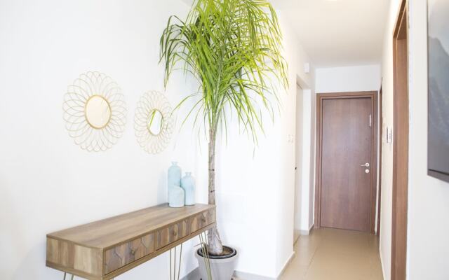 Lakeview Oasis