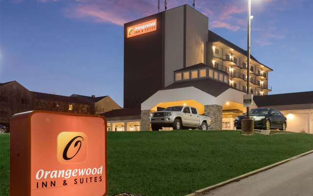 Orangewood Inn & Suites Kansas City Airport