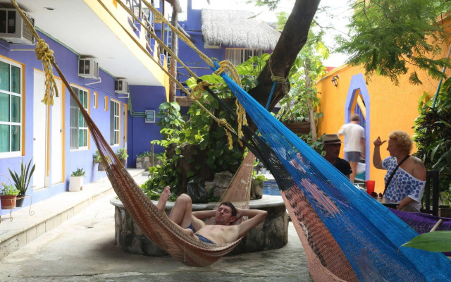 Weary Traveler Hostel