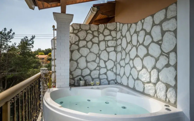 Aloe Apartments by Konnect, 500m from Dassia Beach