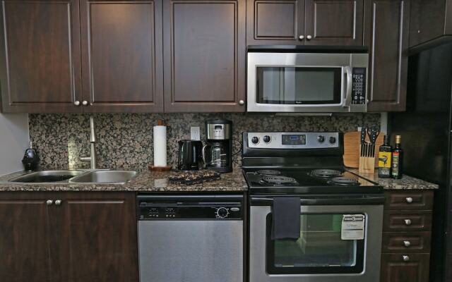 Neptune Townflats Premier 2 Bedrooms Condo Downtown Toronto