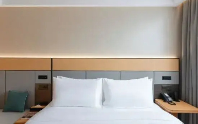 Ji Hotel Shenzhen Baoan Pingzhou Subway Station