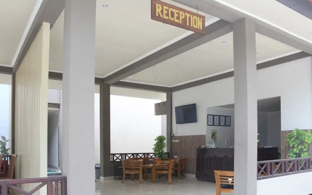 Airy Pantai Senggigi Raya KM 12 Lombok