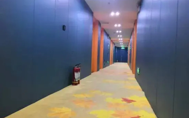 Yafeng Hotel (Xinyang Libao Square Wanxiangcheng Branch)