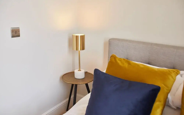 Host Stay Artsbank Apartment