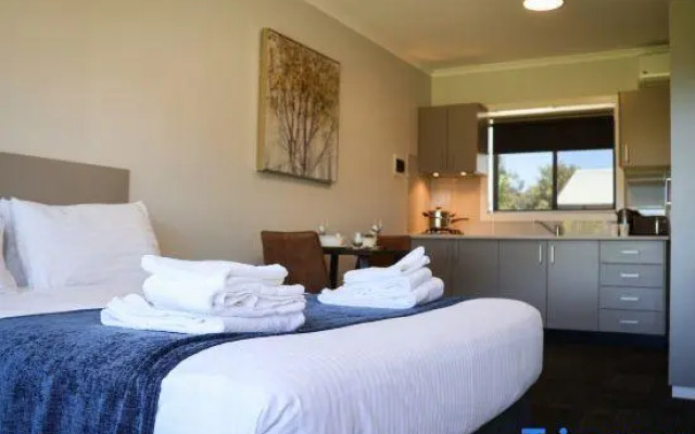 Eastend Studio Apartments