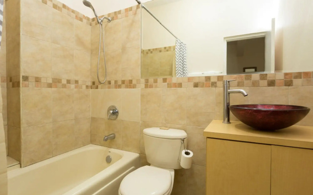 The Embassy Luxury Apt Crystal Towers II